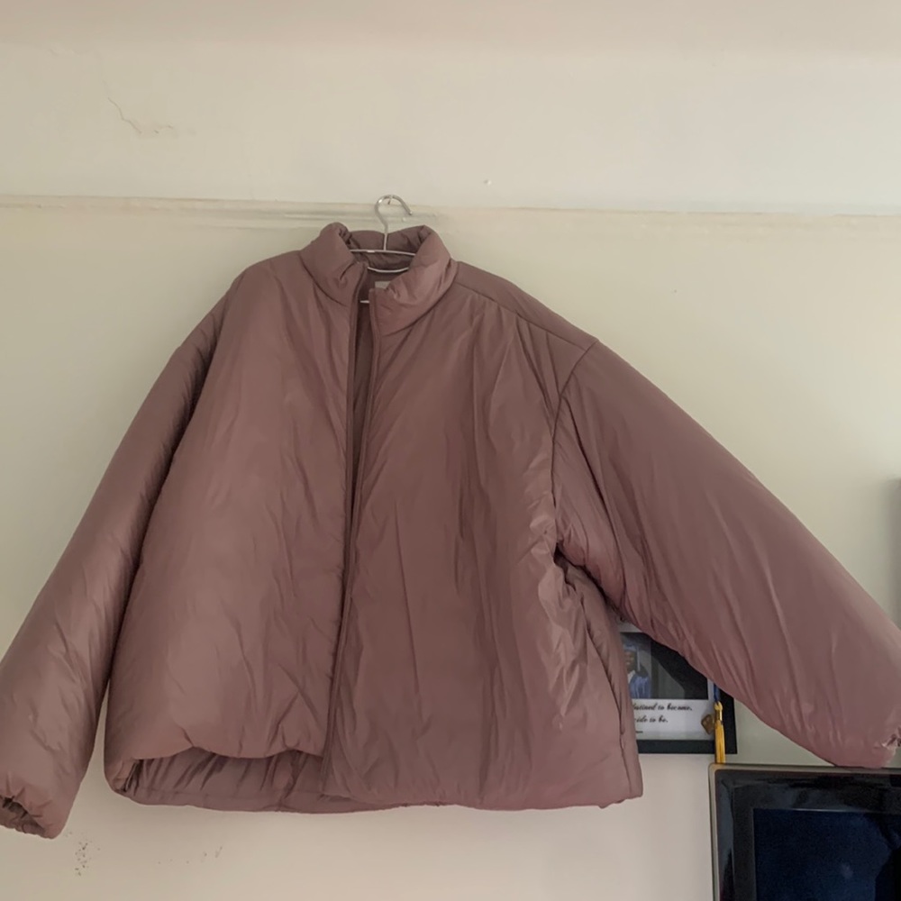Urban outfitters seamless puffer jacket